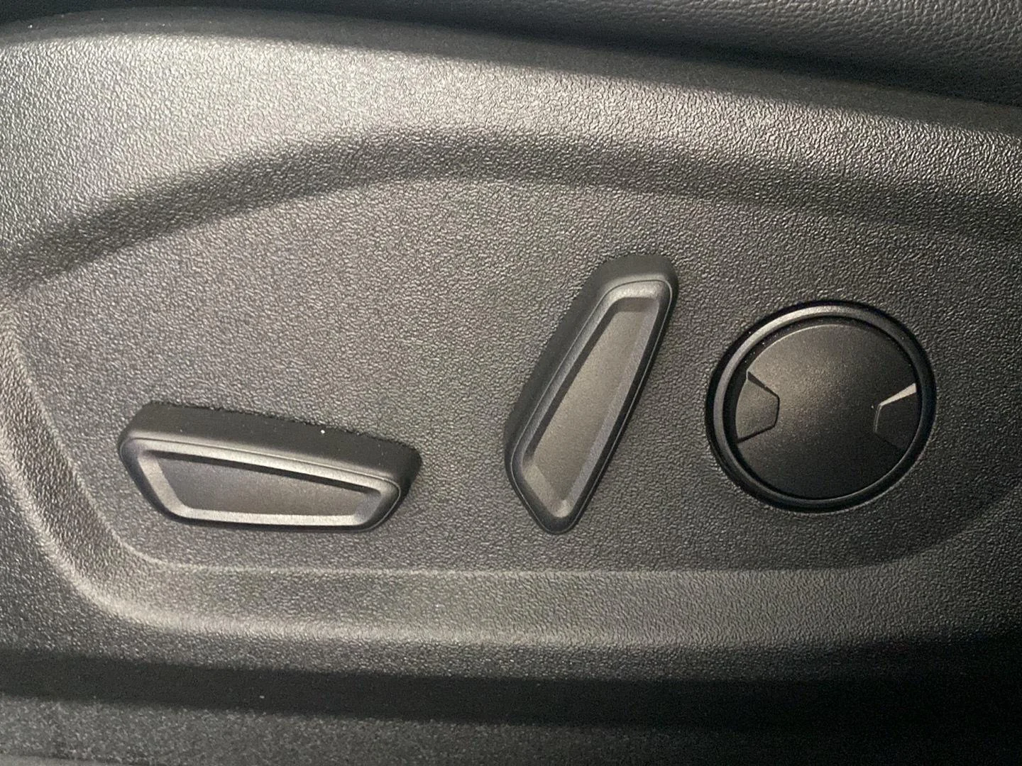 Used 2022 Blue Metallic Ford SEL image 16