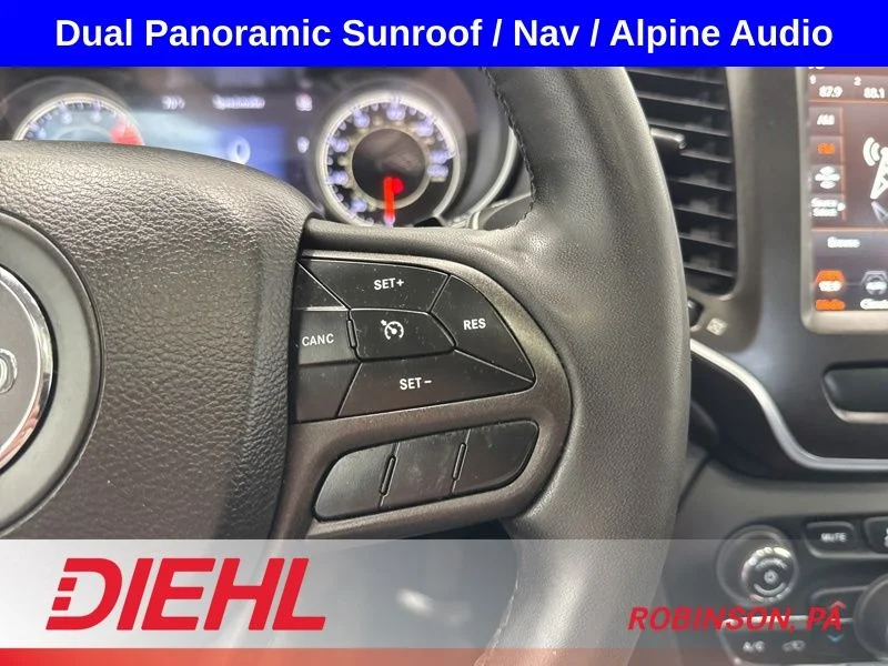 Used 2022 Silver Jeep Trailhawk image 27