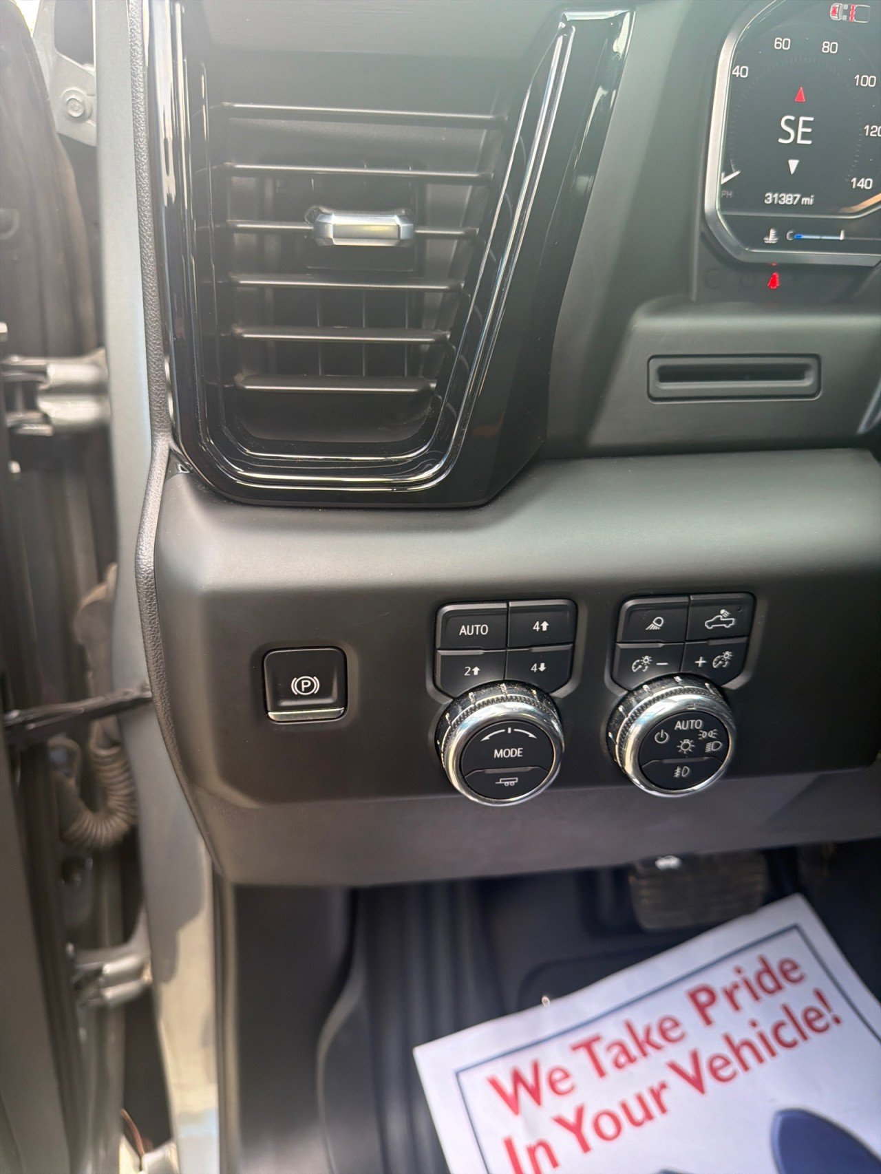 Used 2025 Sterling Metallic GMC AT4 image 11