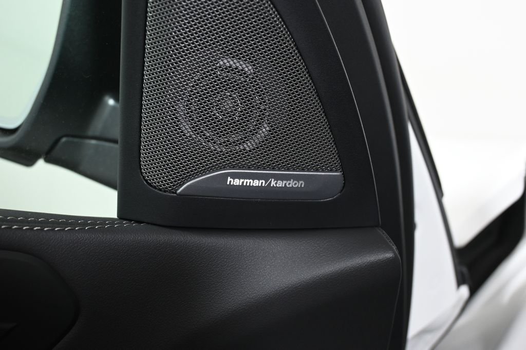 New 2026 Alpine White BMW xDrive40i image 28