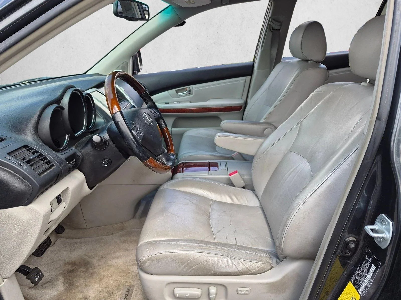 Used 2008 Silver/Gray Lexus  image 14