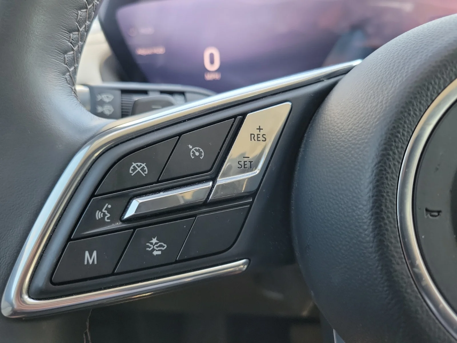 Used 2025 White Buick Avenir AWD image 20