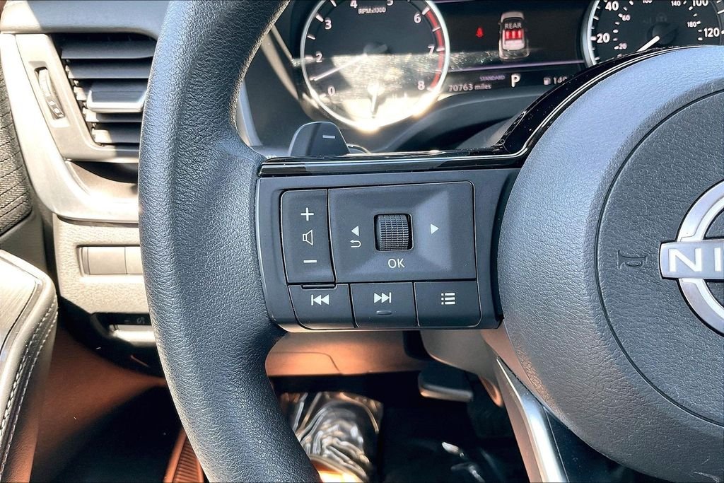 2023 Nissan Rogue SV - Photo 18