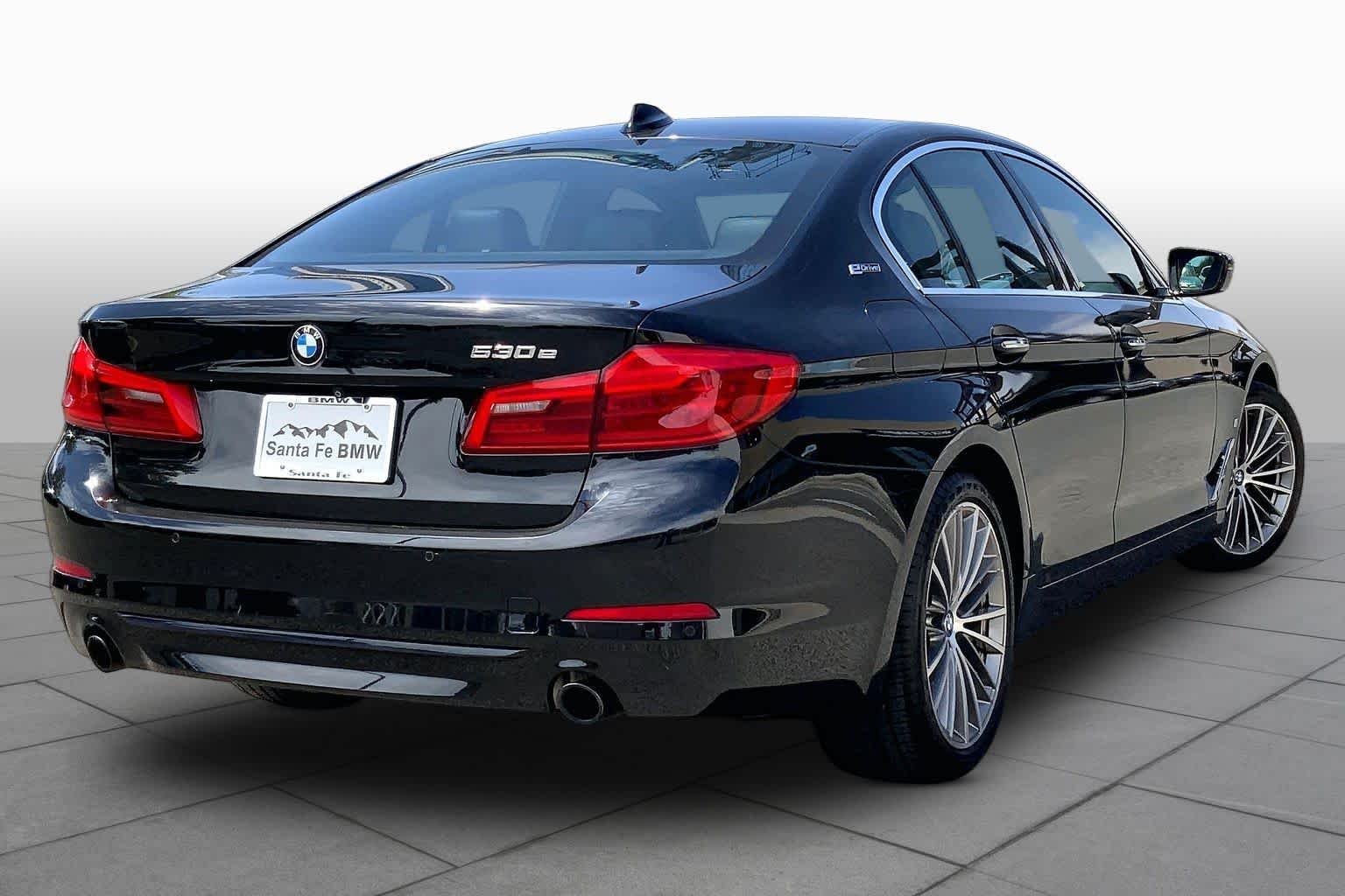 Used 2018 Black Sapphire Metallic BMW 530e xDrive iPerformance image 11