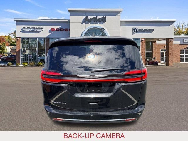 New 2026 Diamond Black Crystal Pearl-Coat Exterior Paint Chrysler Select image 6