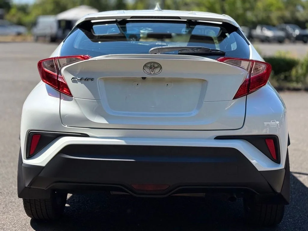 Used 2018 White Toyota XLE Premium image 4
