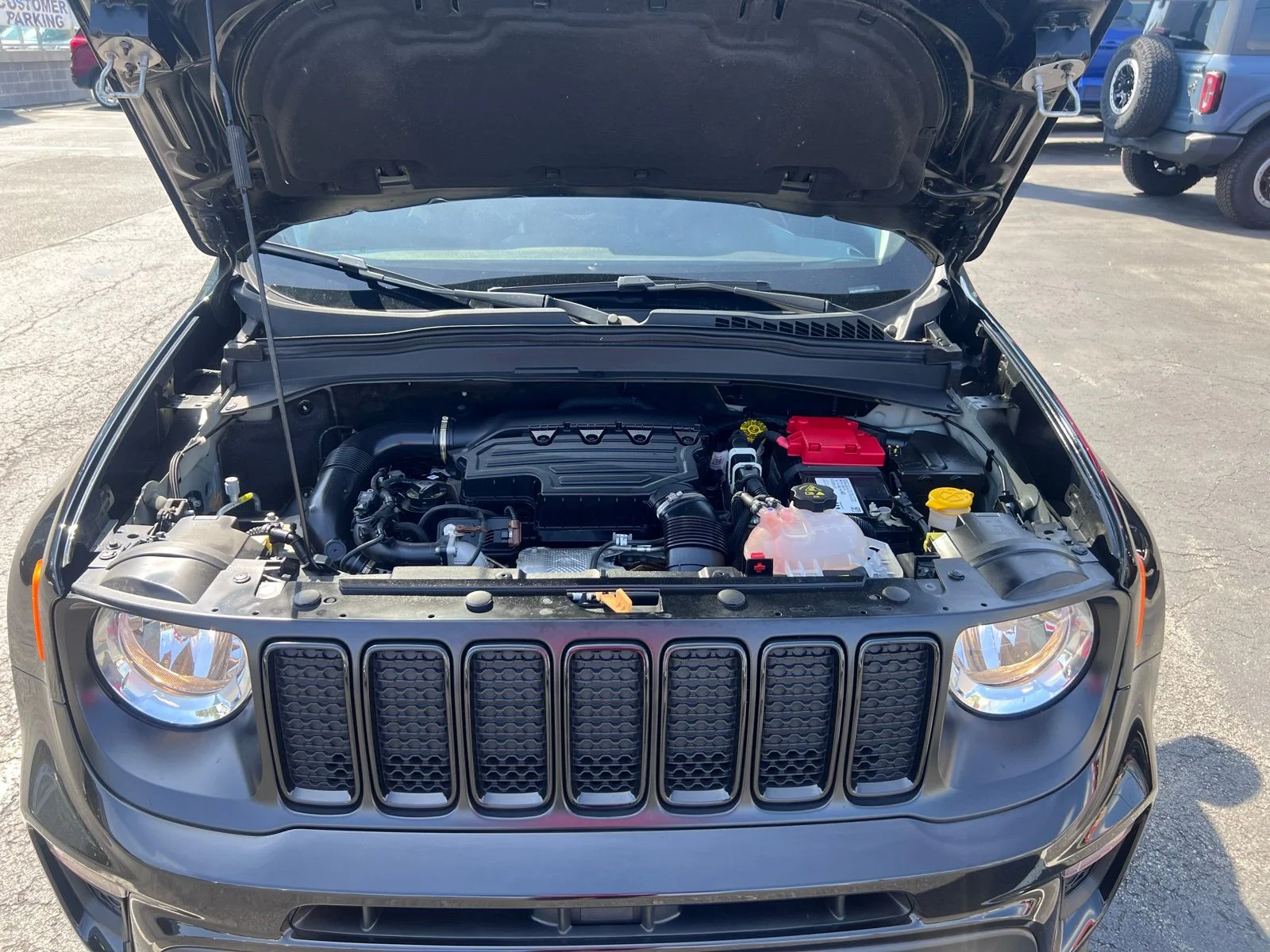 Used 2023 Black Clearcoat Jeep Altitude image 3