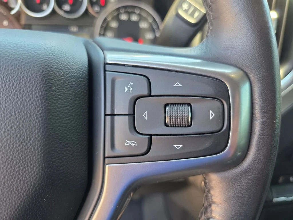 Used 2022 Summit White Chevrolet RST image 24