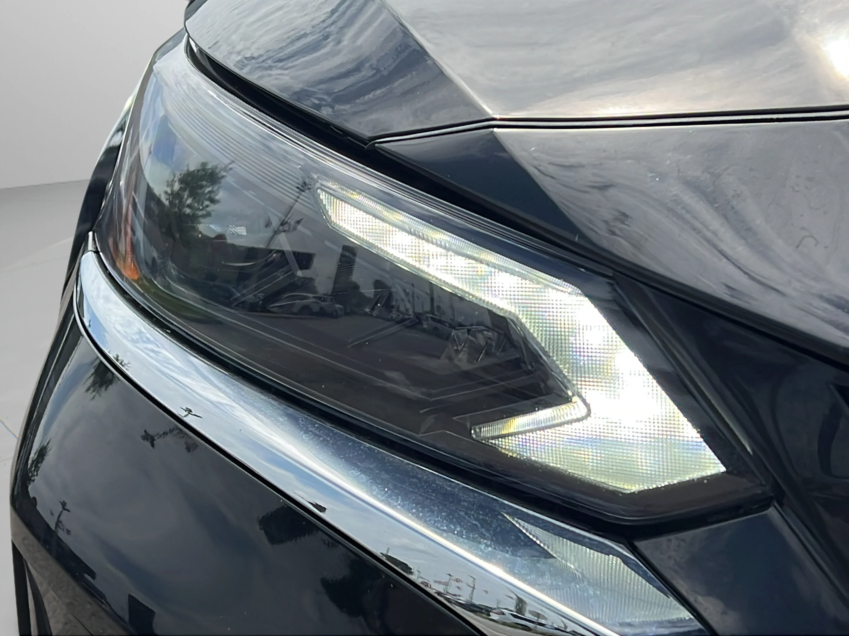 Used 2025 Super Black Nissan SV image 24