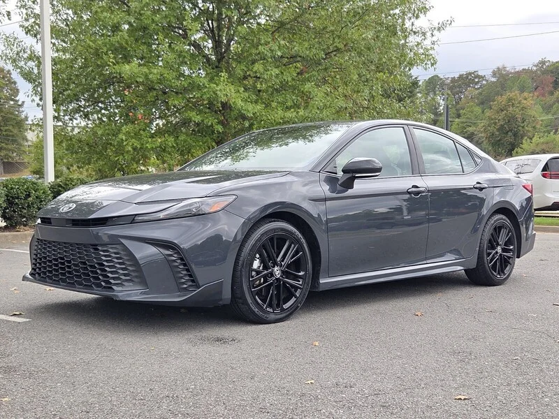 Used 2025 Underground TOYOTA SE image 1