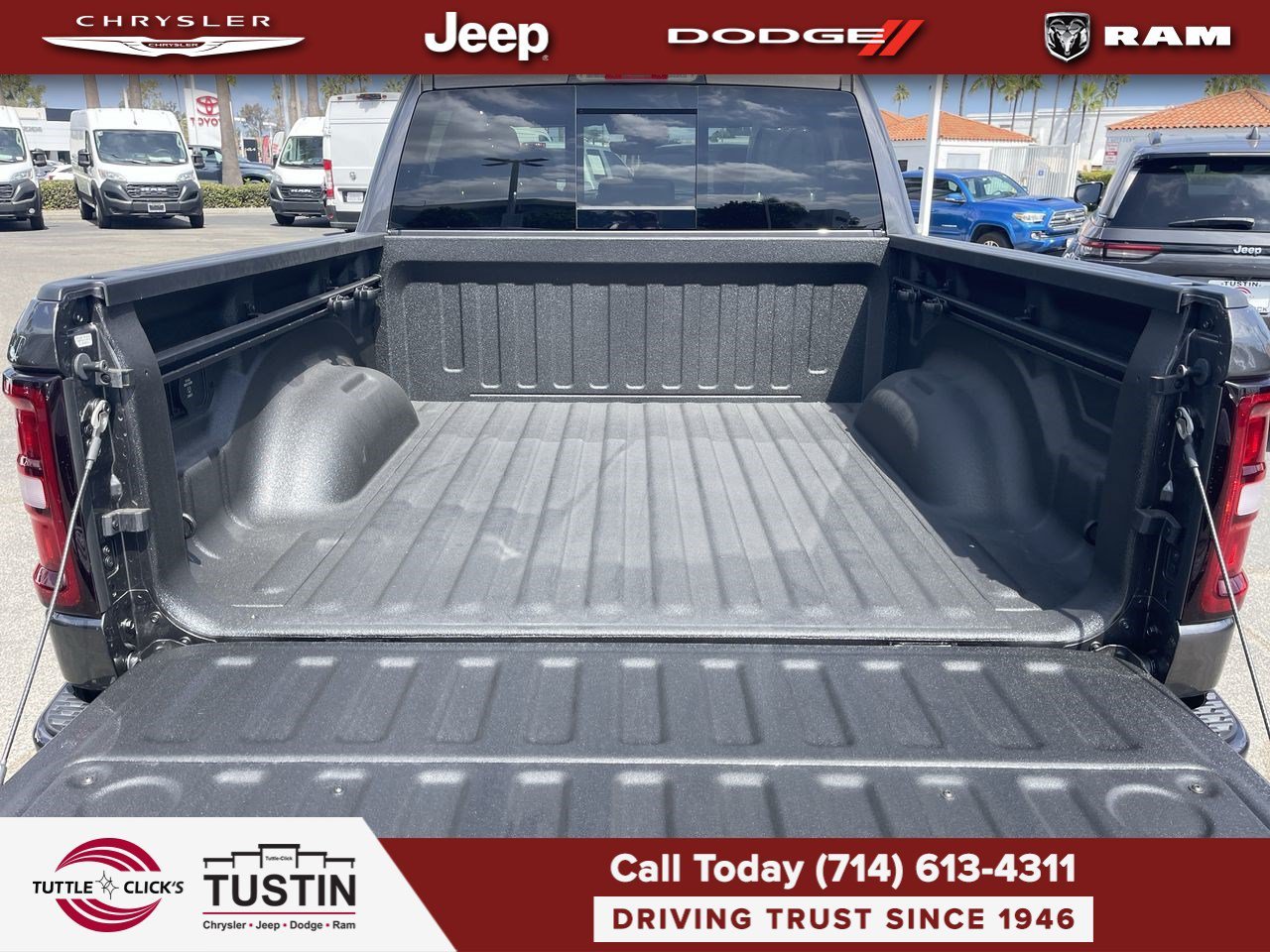 New 2026 Granite Crystal Metallic Clear-Coat Exterior Paint RAM Laramie image 33