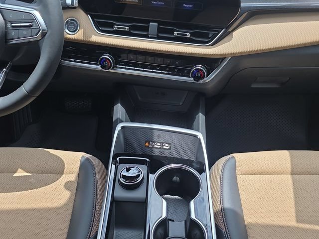 New 2027 Polar White Tricoat Chevrolet ACTIV image 13