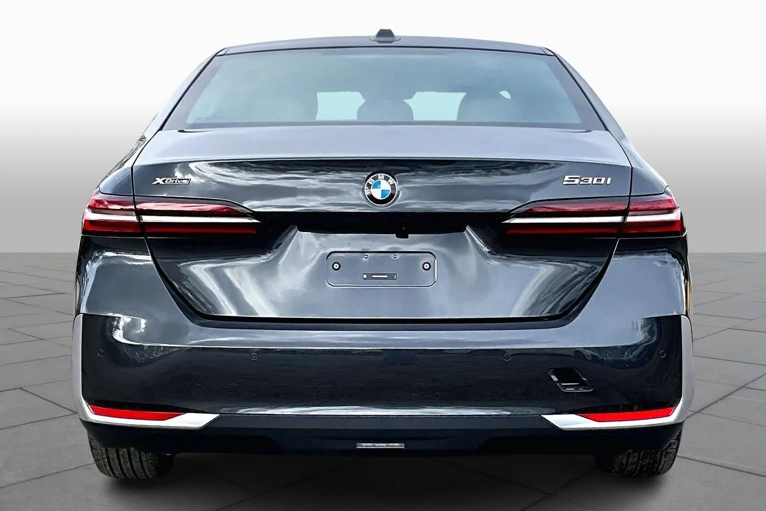 New 2026 Dark Graphite Metallic BMW 530i xDrive image 4