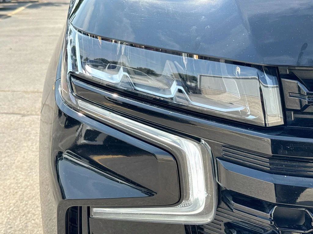 Used 2024 Black Chevrolet Z71 image 39