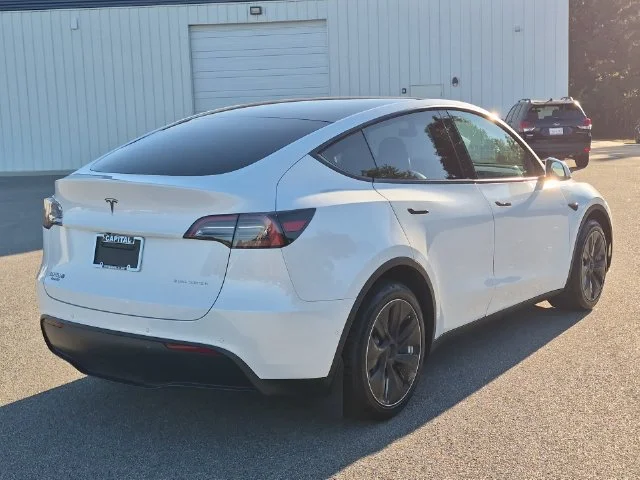 Used 2021 White Tesla Long Range image 3