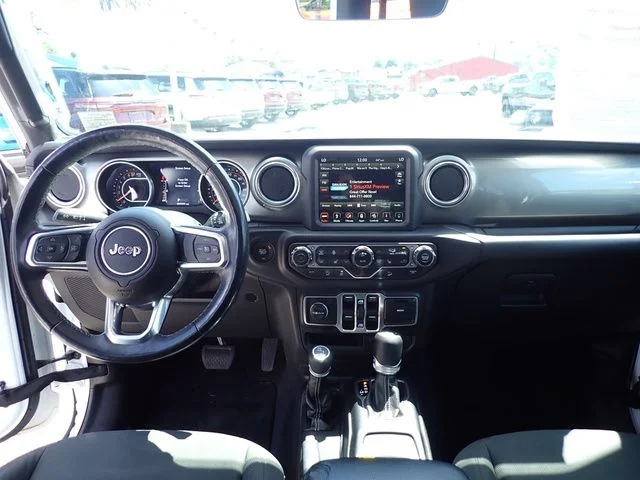 Used 2018 White Jeep Unlimited Sahara image 18