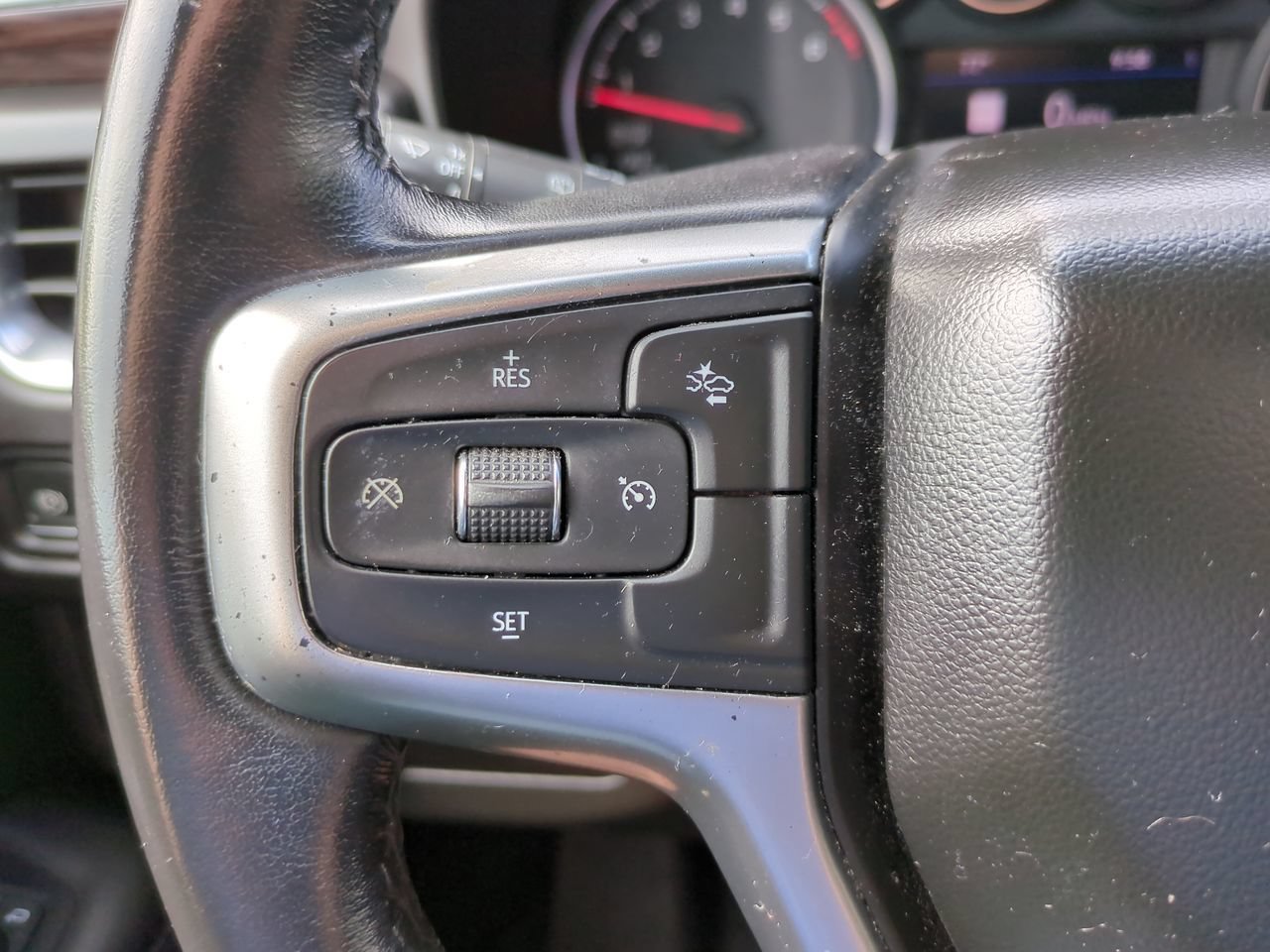 Used 2021 Shadow Gray Metallic Chevrolet Z71 image 23