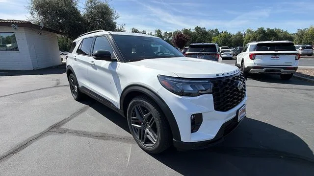 New 2026 Star White Metallic Tri-Coat Ford ST image 2
