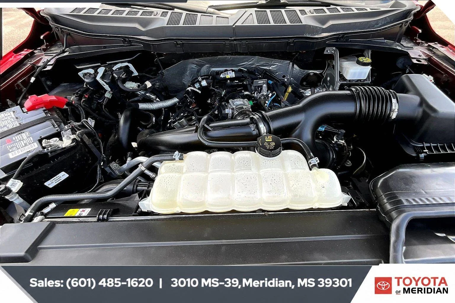 Used 2023 Race Red Ford XLT image 8