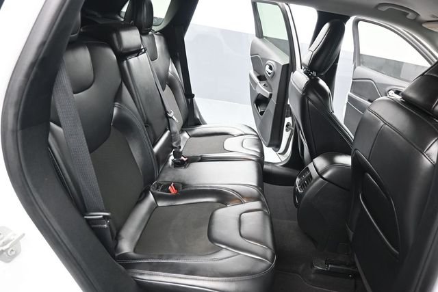 Used 2020 White Jeep Latitude Plus image 14