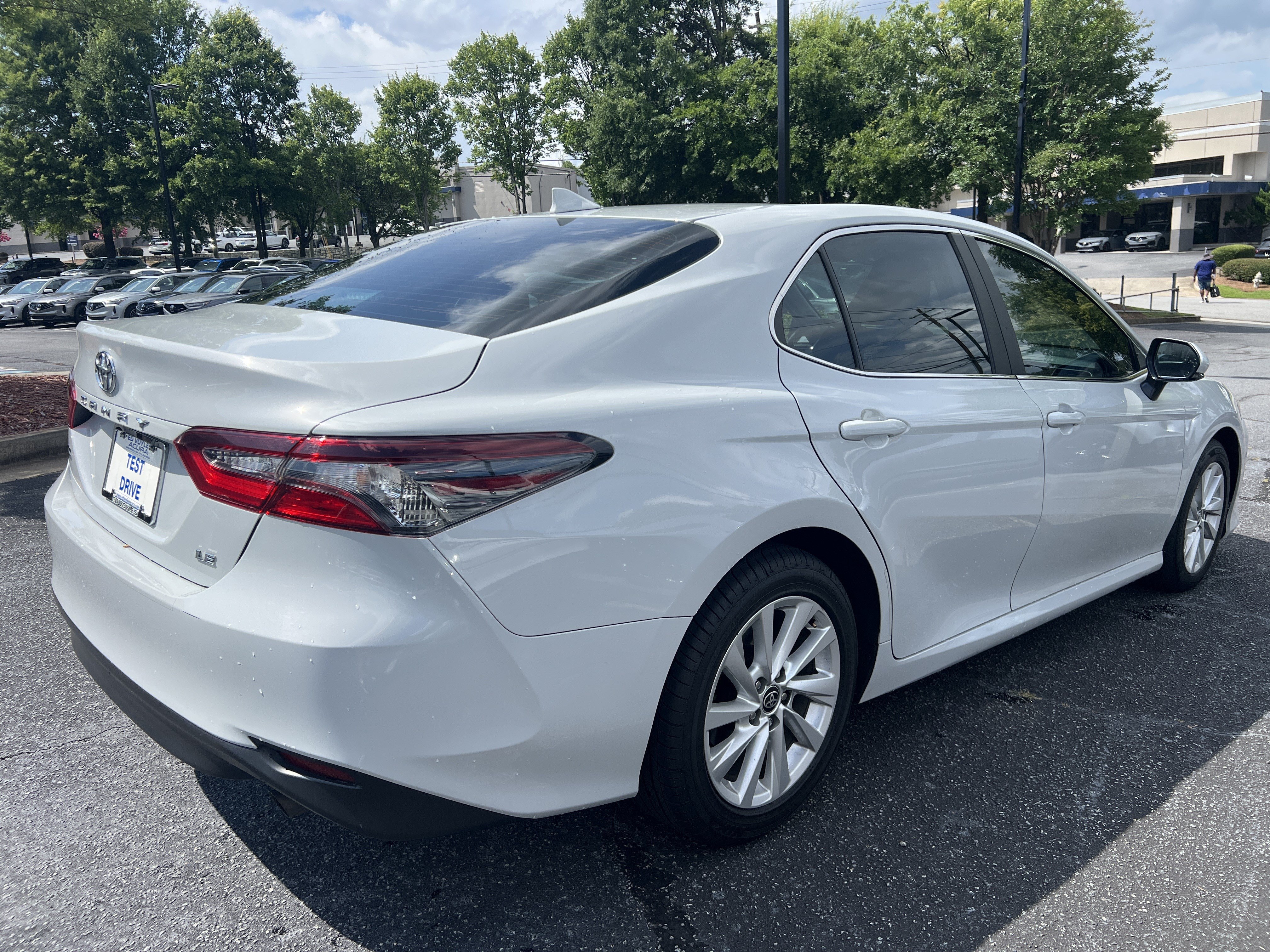 Used 2024  Toyota LE image 6