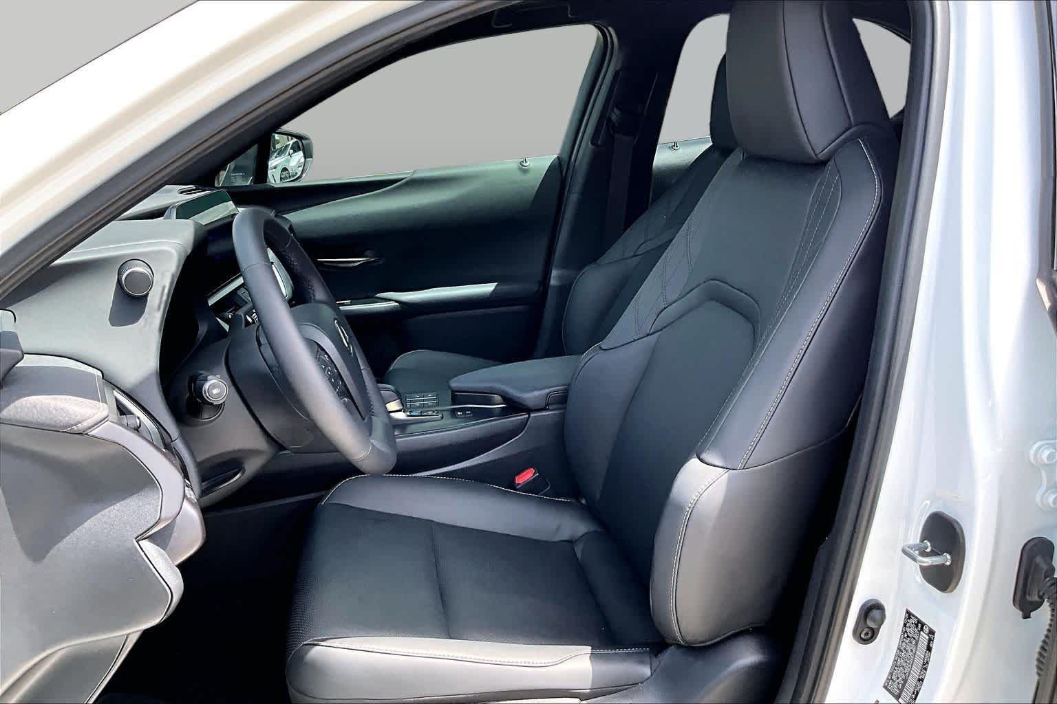 Used 2025 Ultra White with Obsidian Roof Lexus F SPORT Design image 8