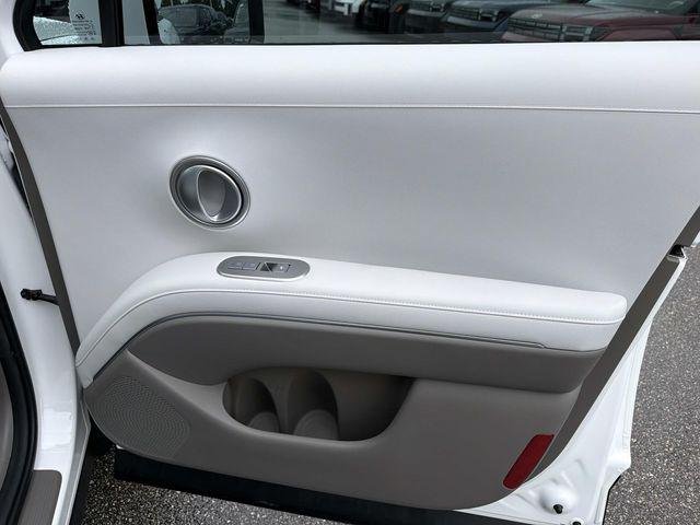 New 2027 White Hyundai Blue SEL 7P image 13