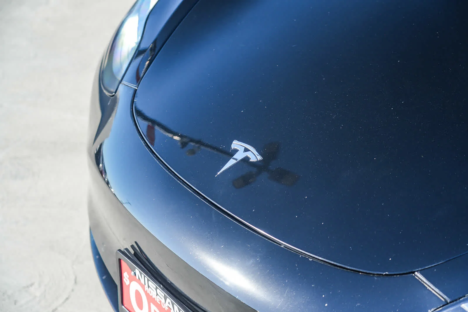 Used 2018  Tesla  image 3