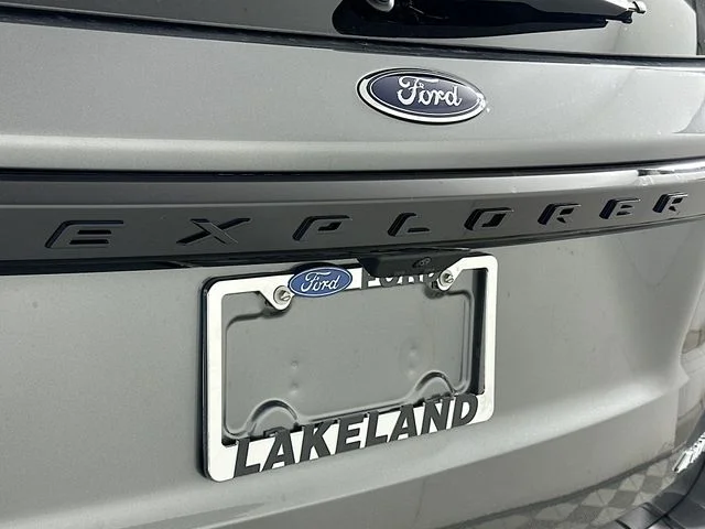 New 2026 Gray Ford Platinum image 25