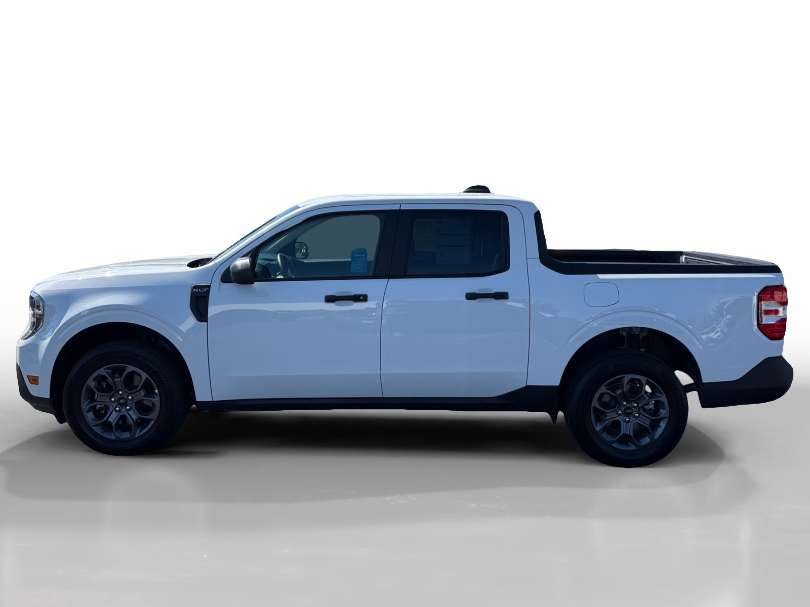 Used 2026 Oxford White Ford XLT image 2
