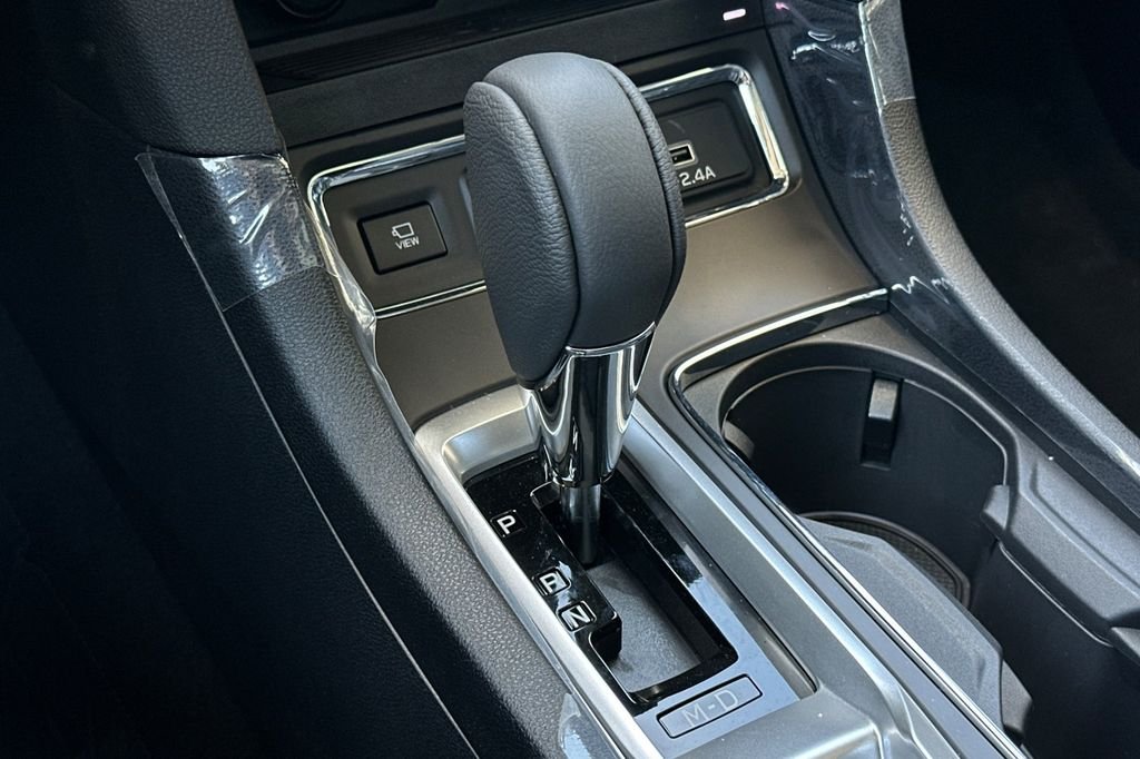 New 2026 CRYSTAL WHITE PEARL Subaru Limited 7-Passenger image 29
