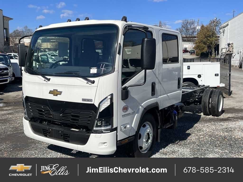 2025 Chevrolet Low Cab Forward's photo