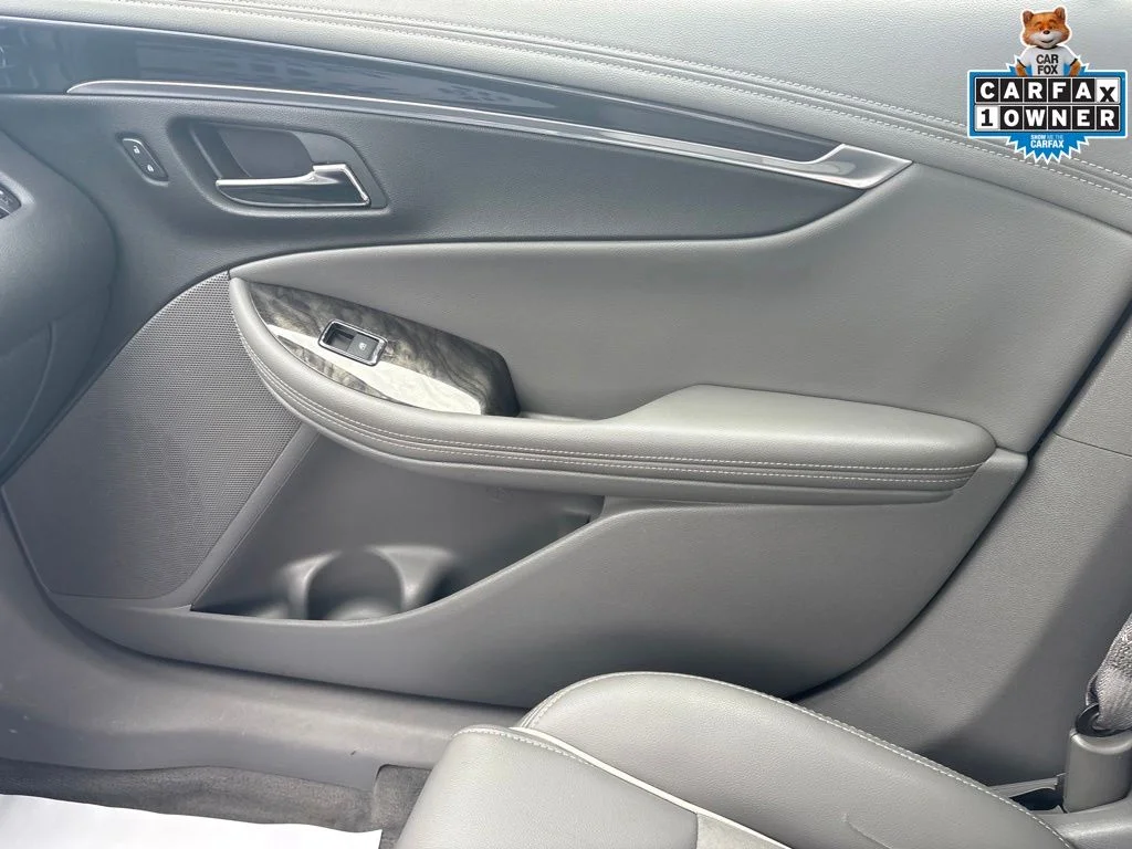 Used 2015 Gray Chevrolet LT image 24