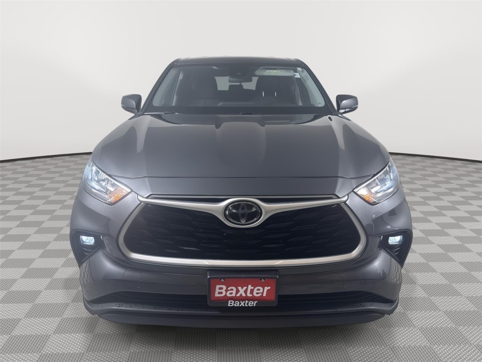 Used 2020 Magnetic Gray Metallic Toyota LE image 18