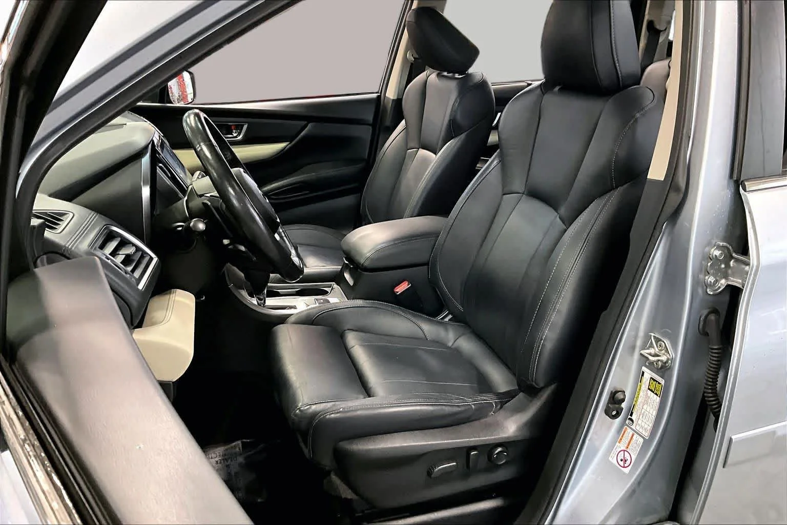 Used 2019 Ice Silver Metallic Subaru Limited image 7