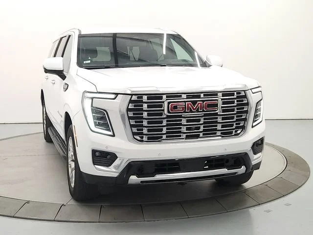 Used 2025 Summit White GMC Denali image 3