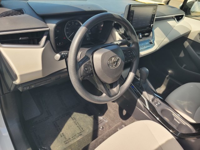 Used 2022 White Toyota LE image 12