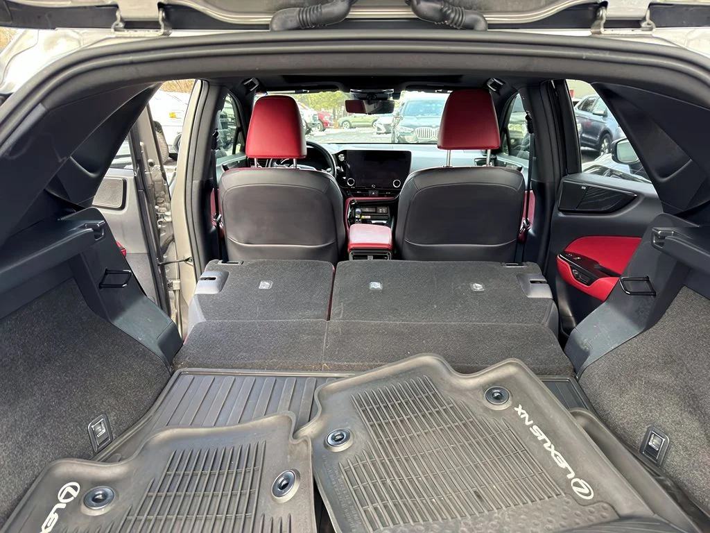 Used 2022 Atomic Silver Lexus Luxury image 9