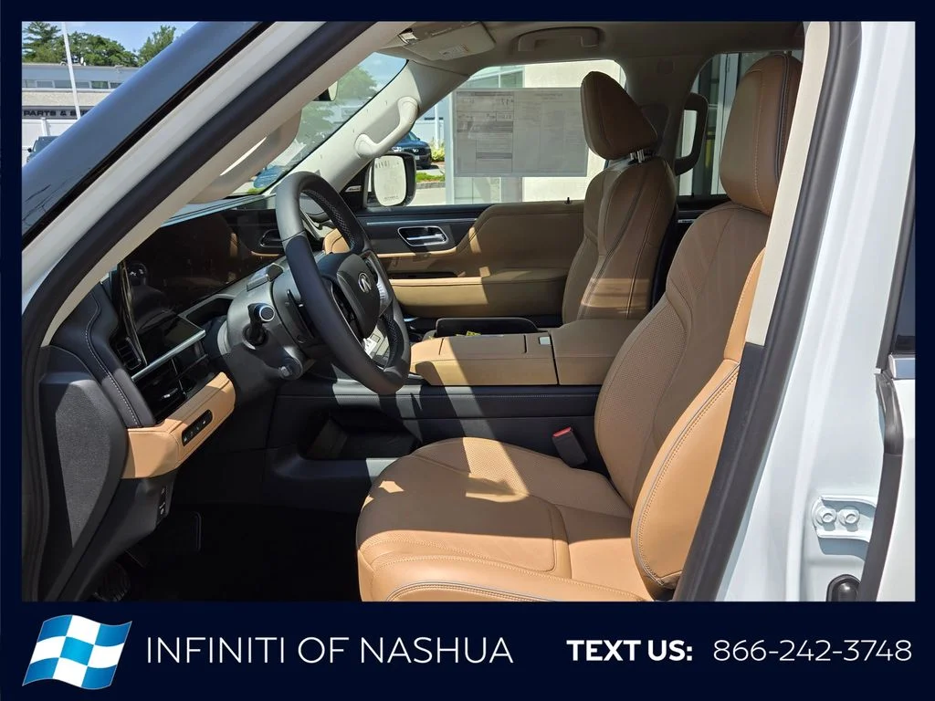 New 2027 RADIANT WHITE INFINITI Luxe 4WD image 3