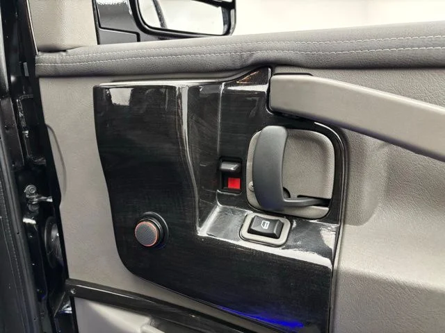 Used 2025 Onyx Black GMC Explorer Limited SE image 22
