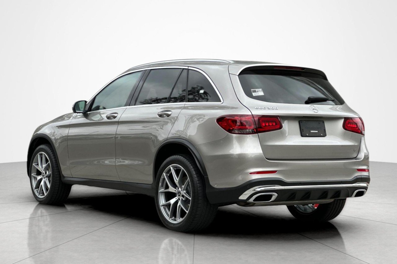 Used 2022 Mojave Silver Metallic Mercedes-Benz GLC 300 image 3