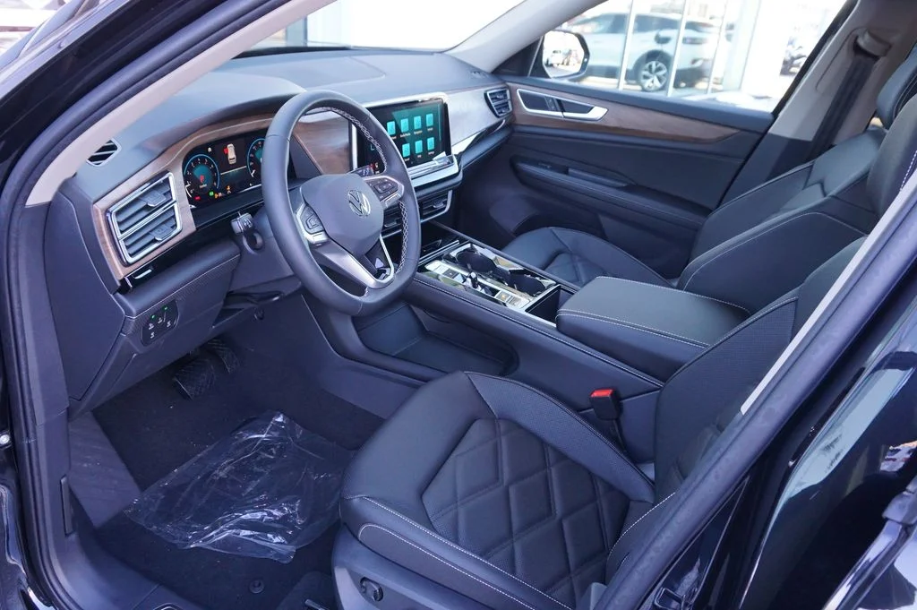 New 2026 Black Volkswagen 2.0T SE w/Technology image 8