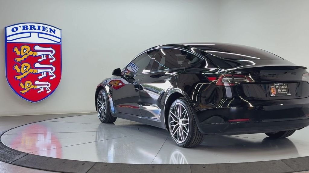 Used 2018  Tesla Long Range image 6