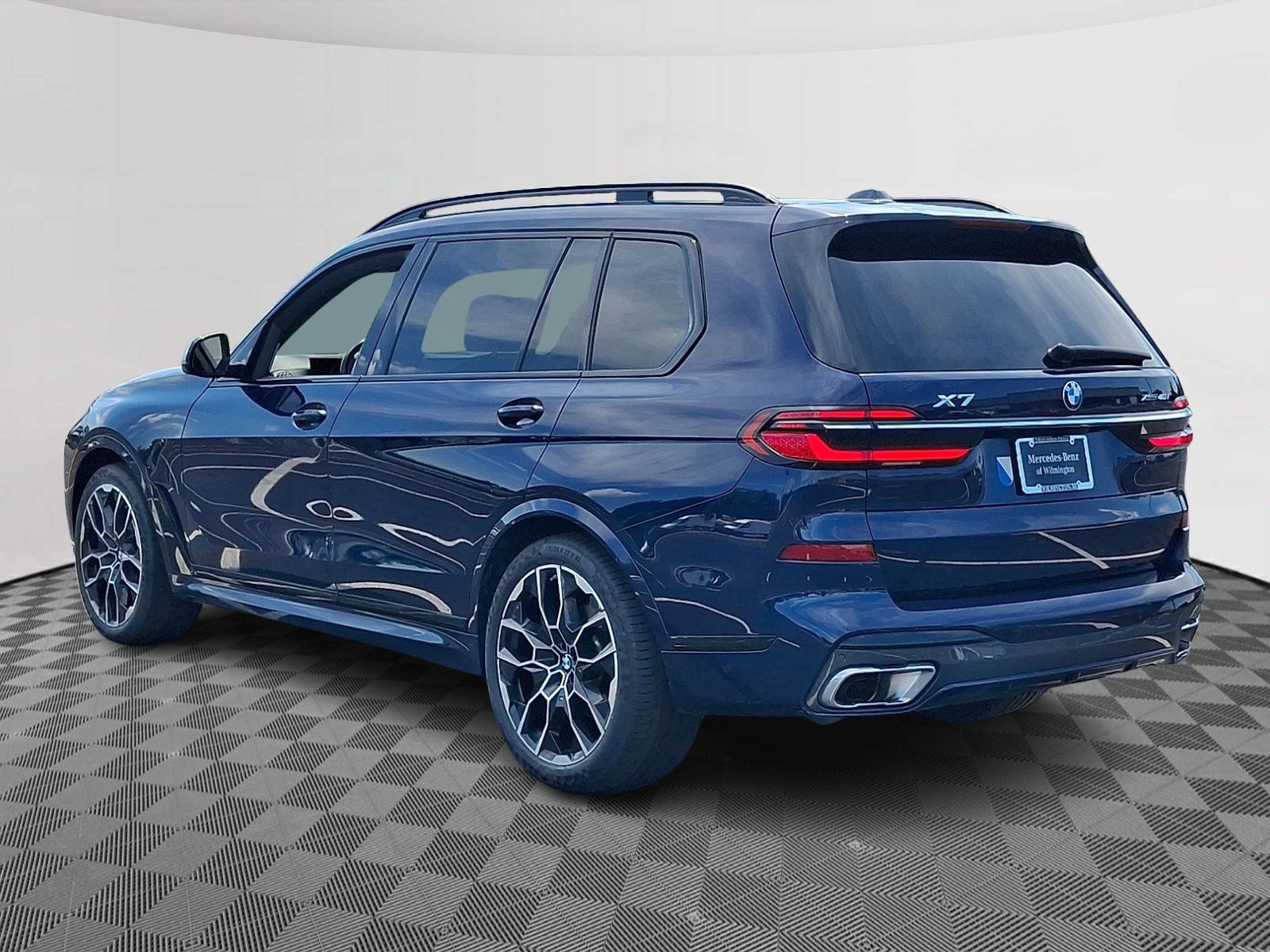 Used 2024 Tanzanite Blue II Metallic - C3Z BMW xDrive40i image 4