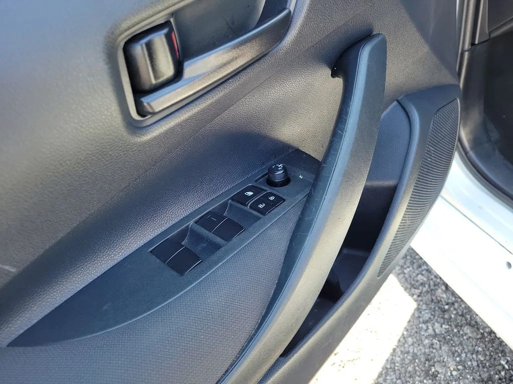 Used 2025 White Toyota LE image 21