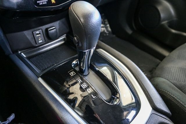 Used 2016 White Nissan SV image 25