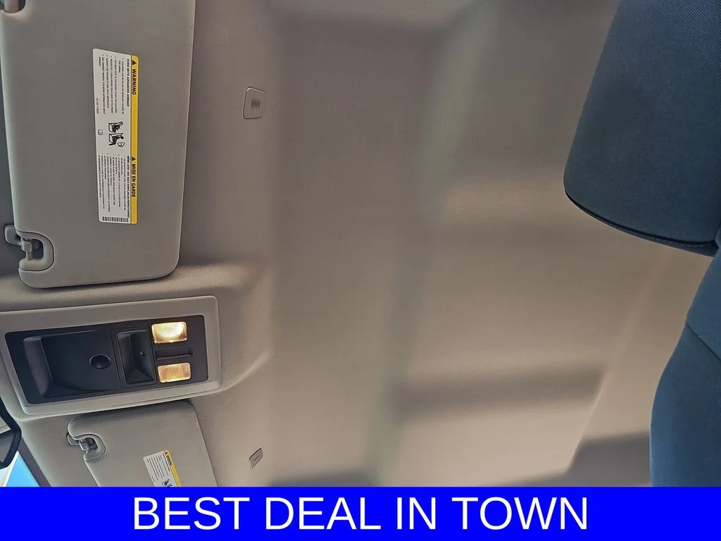 Used 2022 White Ram SLT image 29