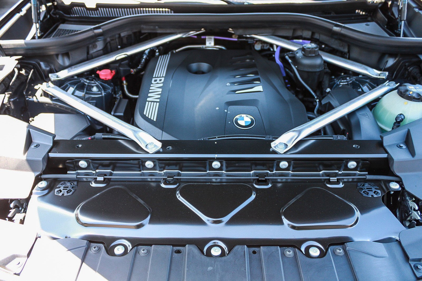 New 2026 Dravit Grey Metallic BMW xDrive40i image 26