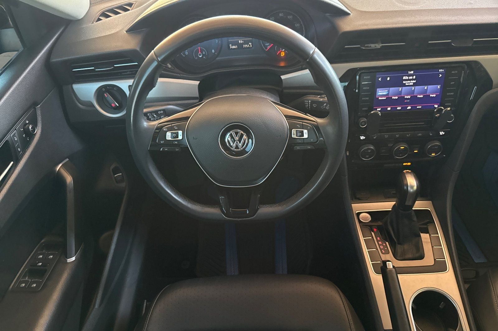 Used 2022  Volkswagen 2.0T SE image 19