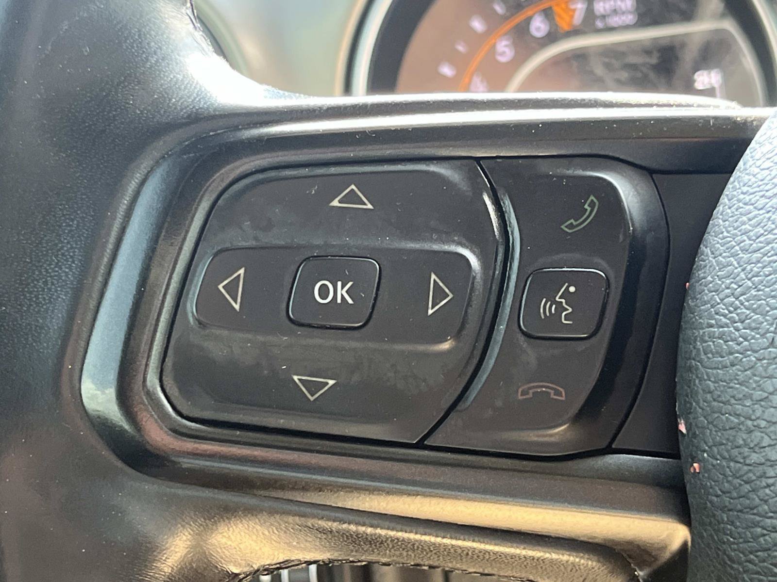Used 2018 Black Clearcoat Jeep Sport S image 33